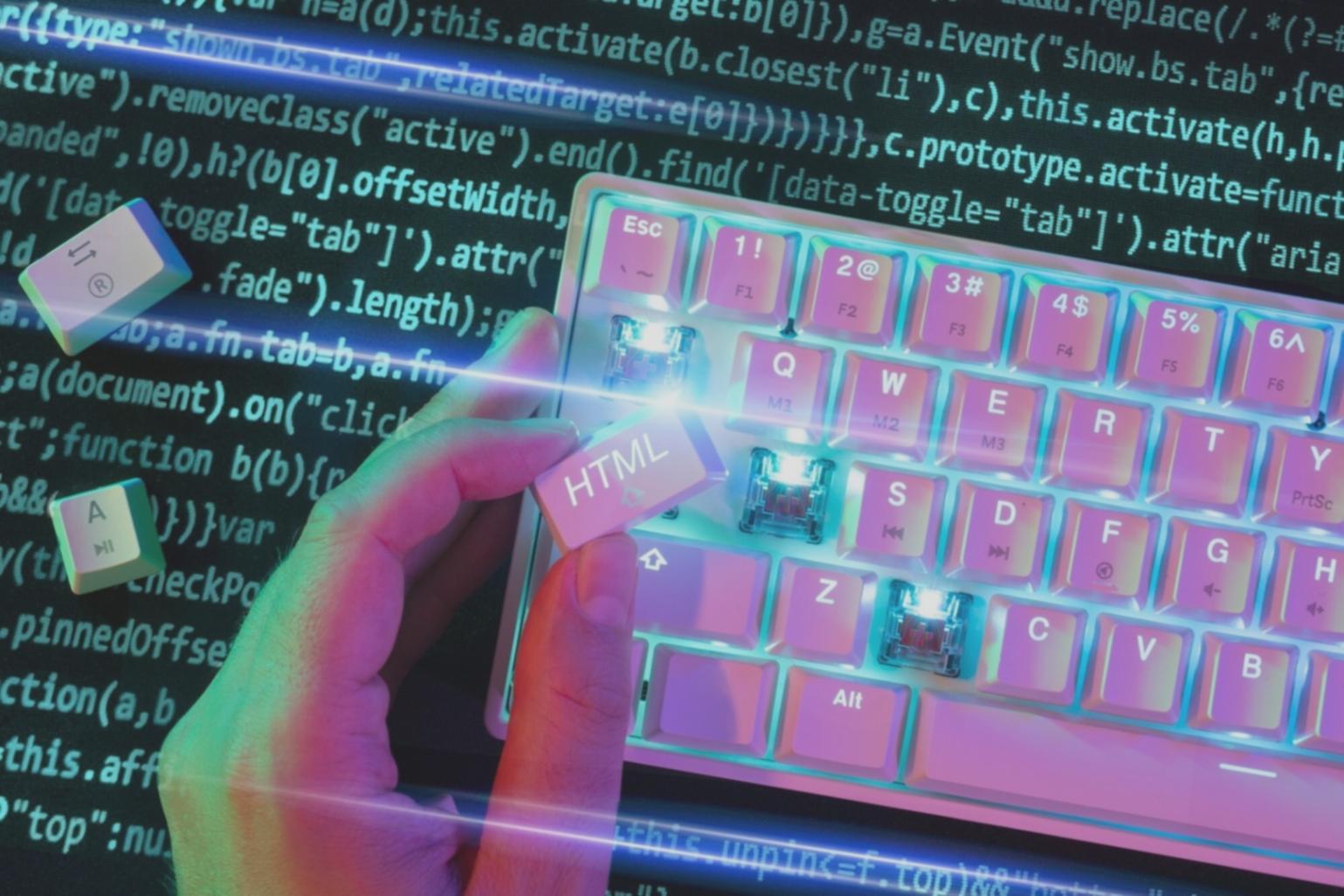 Designer che lavora su wireframe e mockup di interfacce responsive